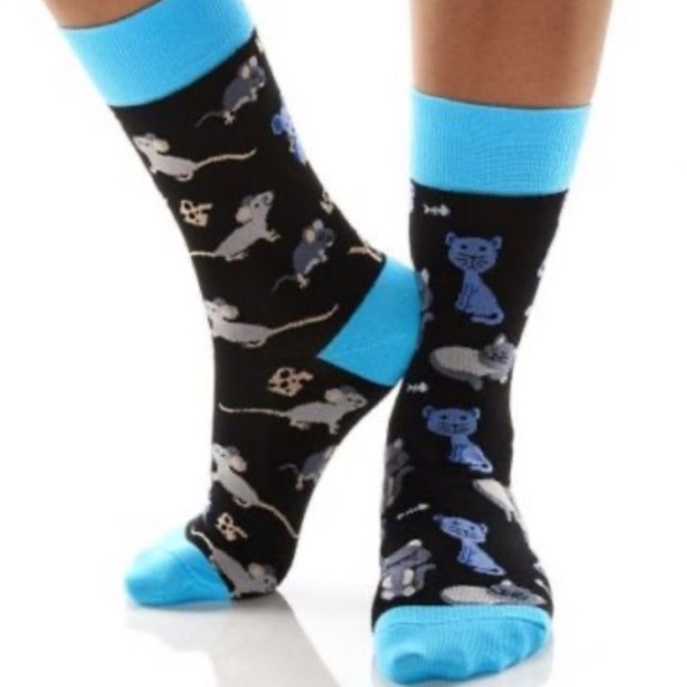 YO SOX Women’s Cat and Mouse Mismatched Novelty Crew Socks